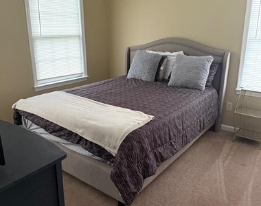 6014 Gloucester Court - Photo Thumbnail 14
