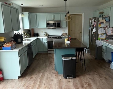 6014 Gloucester Court - Photo Thumbnail 7