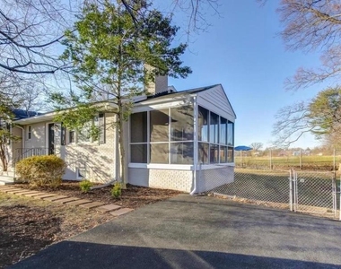 5806 Burgess Road - Photo Thumbnail 3