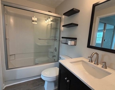 14724 Crosswood Terrace - Photo Thumbnail 16