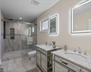 919 Stiles Street - Photo Thumbnail 17
