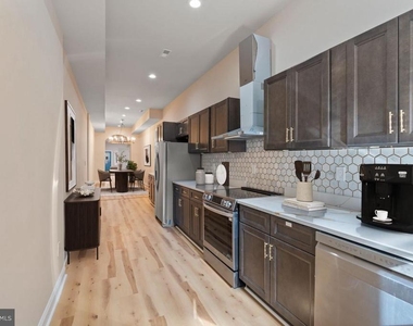 919 Stiles Street - Photo Thumbnail 6
