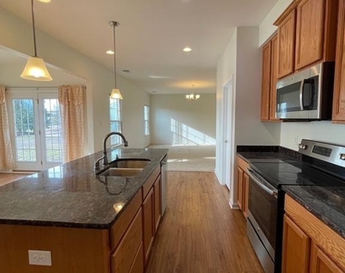 103 Alexandreas Court - Photo Thumbnail 10