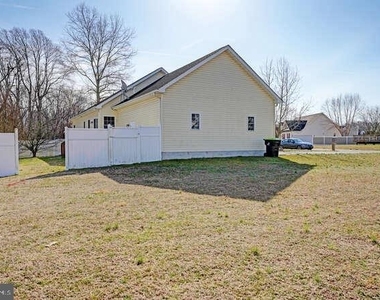 110 Fox Dale Road - Photo Thumbnail 4