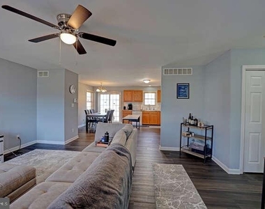 110 Fox Dale Road - Photo Thumbnail 6