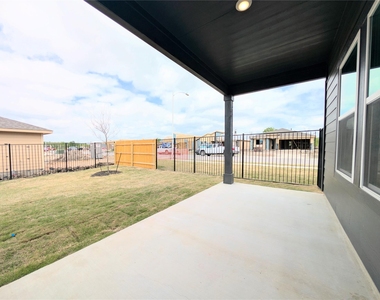 9400 Oxbow Strap Dr - Photo Thumbnail 31