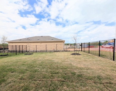 9400 Oxbow Strap Dr - Photo Thumbnail 36