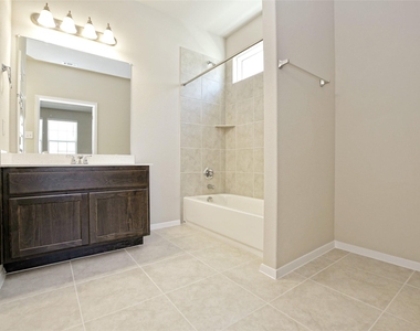 164 Fabion St - Photo Thumbnail 15