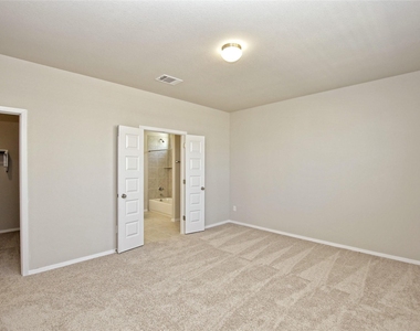 164 Fabion St - Photo Thumbnail 13
