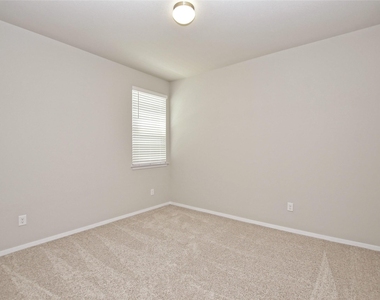 164 Fabion St - Photo Thumbnail 21