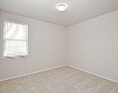 164 Fabion St - Photo Thumbnail 18