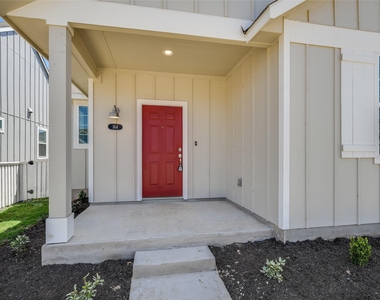 164 Fabion St - Photo Thumbnail 1