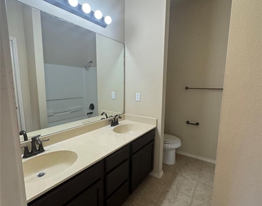 1112 Brendon Lee Ln - Photo Thumbnail 22