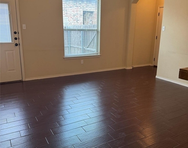 1112 Brendon Lee Ln - Photo Thumbnail 3