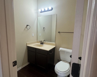 1112 Brendon Lee Ln - Photo Thumbnail 25