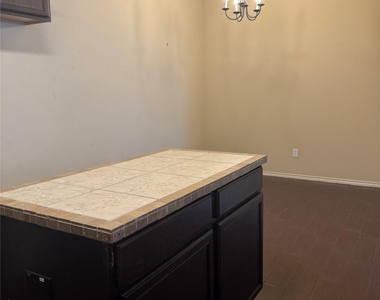 1112 Brendon Lee Ln - Photo Thumbnail 14