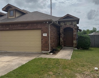 1112 Brendon Lee Ln - Photo Thumbnail 1