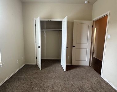 1112 Brendon Lee Ln - Photo Thumbnail 20