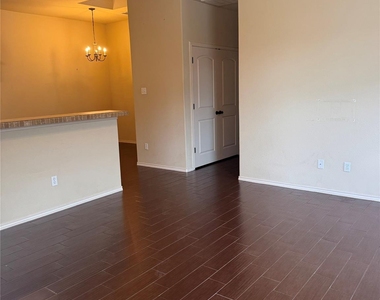 1112 Brendon Lee Ln - Photo Thumbnail 2