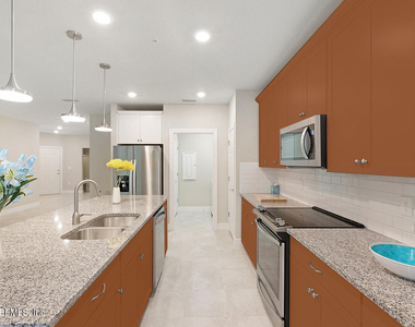 443 Orchard Pass Avenue - Photo Thumbnail 4