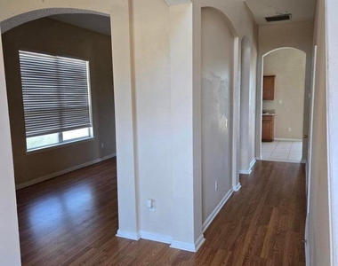 1541 Harvest Cove Drive - Photo Thumbnail 3