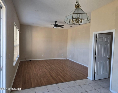 1541 Harvest Cove Drive - Photo Thumbnail 8