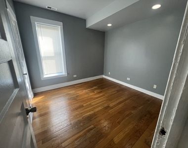 734 E 95th Street - Photo Thumbnail 2