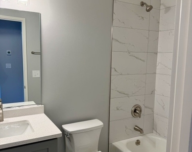 141 S Oak Park Avenue - Photo Thumbnail 8