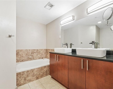 390 17th Street - Photo Thumbnail 25