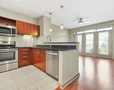 390 17th Street - Photo Thumbnail 10