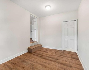 2905 Gresham Road - Photo Thumbnail 16