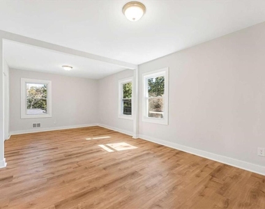 2905 Gresham Road - Photo Thumbnail 22