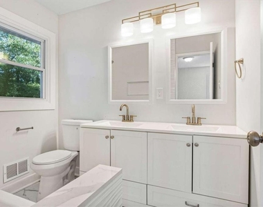 2905 Gresham Road - Photo Thumbnail 23