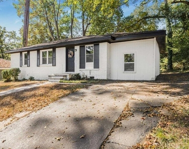2905 Gresham Road - Photo Thumbnail 5