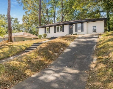 2905 Gresham Road - Photo Thumbnail 2
