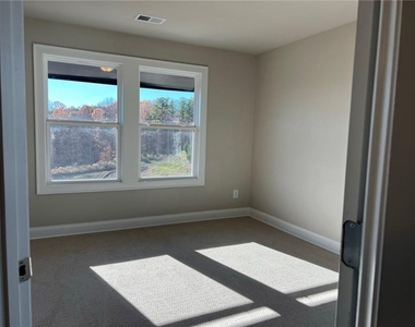 431 Lincoln Street - Photo Thumbnail 10