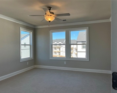 431 Lincoln Street - Photo Thumbnail 5