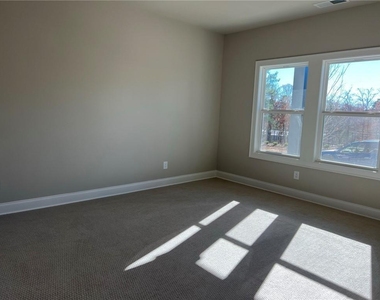 431 Lincoln Street - Photo Thumbnail 9