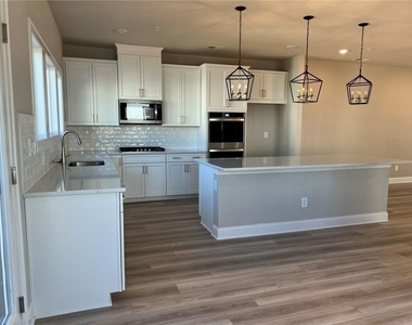 431 Lincoln Street - Photo Thumbnail 1