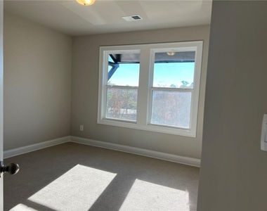 431 Lincoln Street - Photo Thumbnail 11