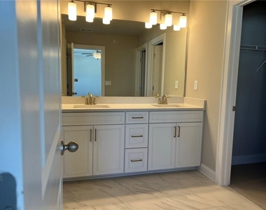 431 Lincoln Street - Photo Thumbnail 7
