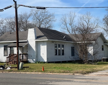 1101 N 1st Street - Photo Thumbnail 3