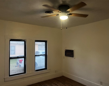 1101 N 1st Street - Photo Thumbnail 11