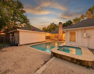 7914 Candle Lane - Photo Thumbnail 11