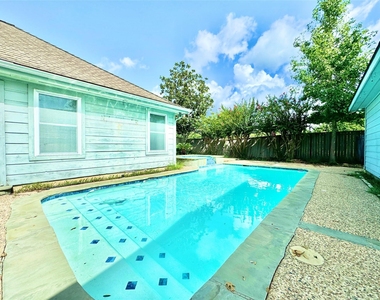 7914 Candle Lane - Photo Thumbnail 14