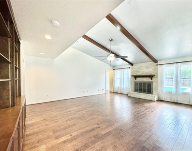 7914 Candle Lane - Photo Thumbnail 30