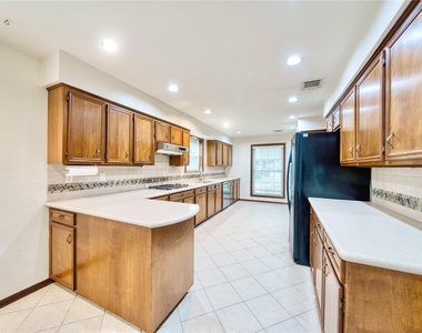 7914 Candle Lane - Photo Thumbnail 26