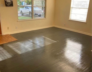 6406 Schiller Street - Photo Thumbnail 2