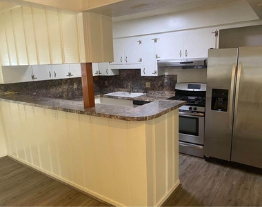 6406 Schiller Street - Photo Thumbnail 5