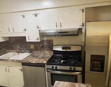 6406 Schiller Street - Photo Thumbnail 9